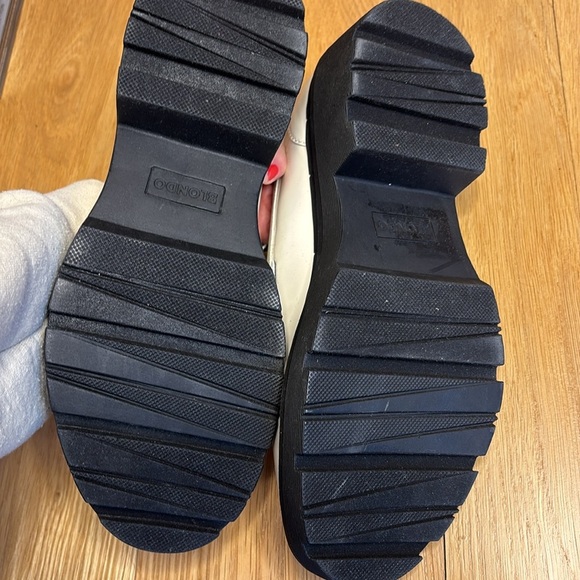 Blondo Chunky Loafers Waterproof Cream Lug Sole Shoes NWOB Size 10 - Picture 4 of 6